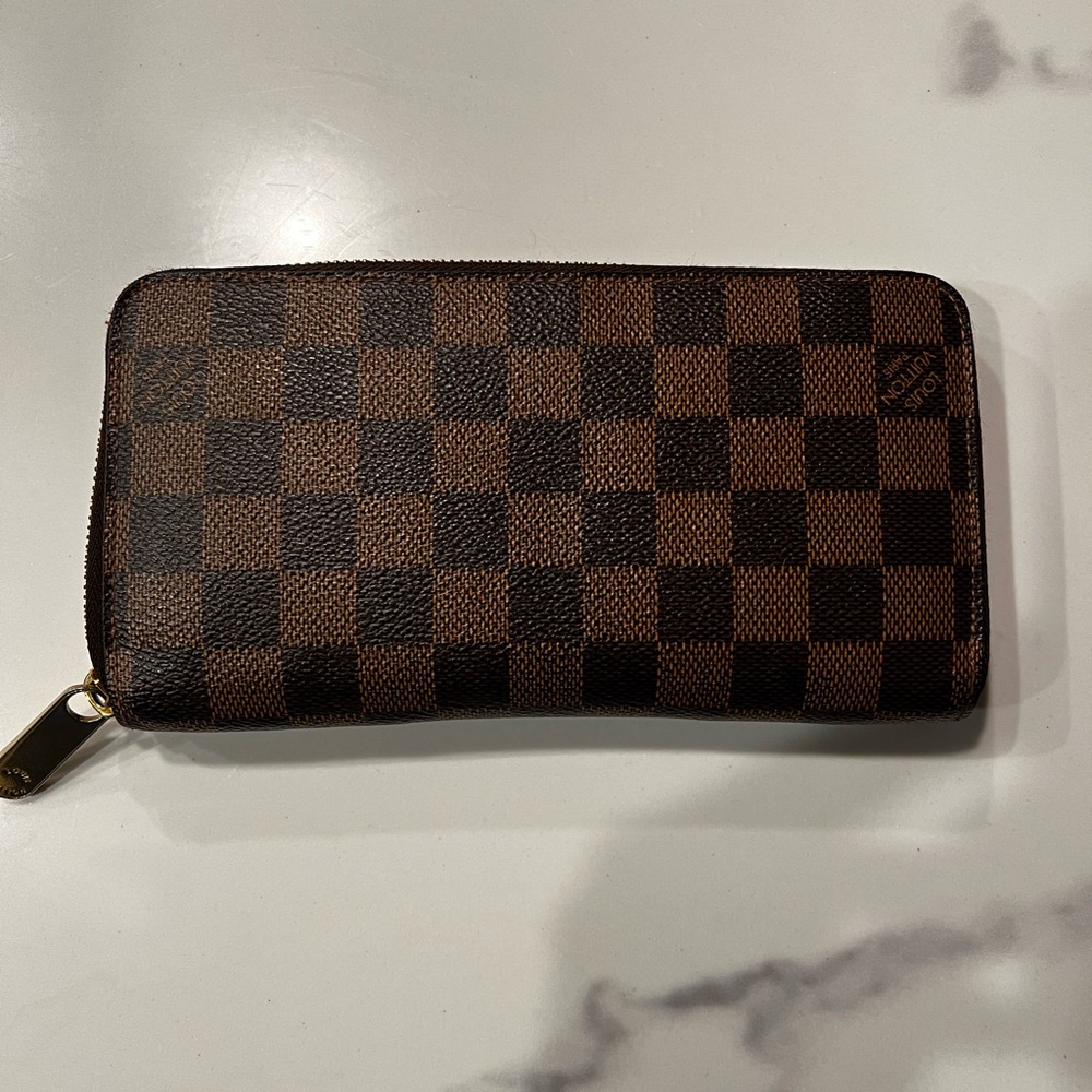 Louis Vuitton Damier ebene zippy wallet